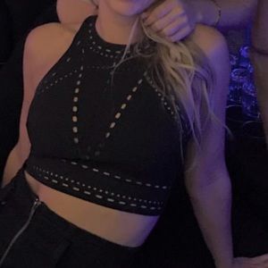 BLACK CROP TOP